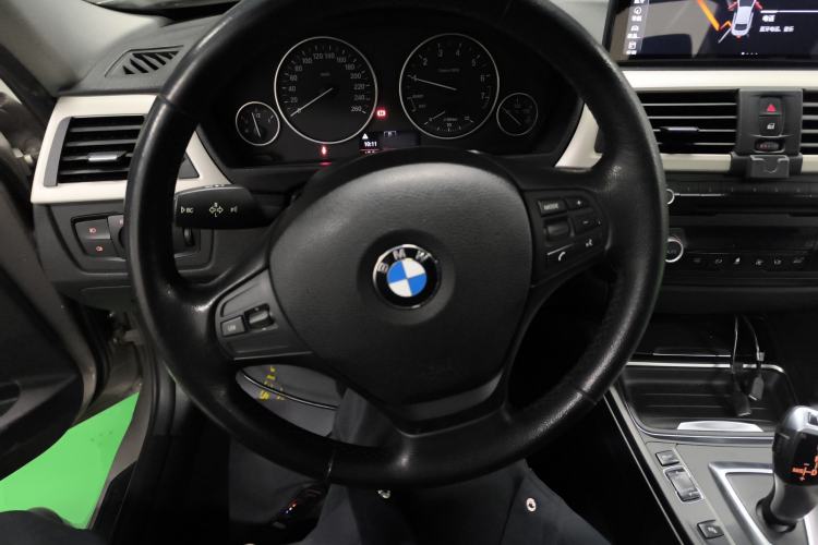 Used BMW 3 Series 2015 320Li Luxury Edition Fashion Model Steering Wheel