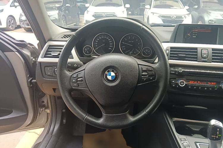 Used BMW 3 Series 2015 320i Luxury Line Stylish Edition Steering Wheel