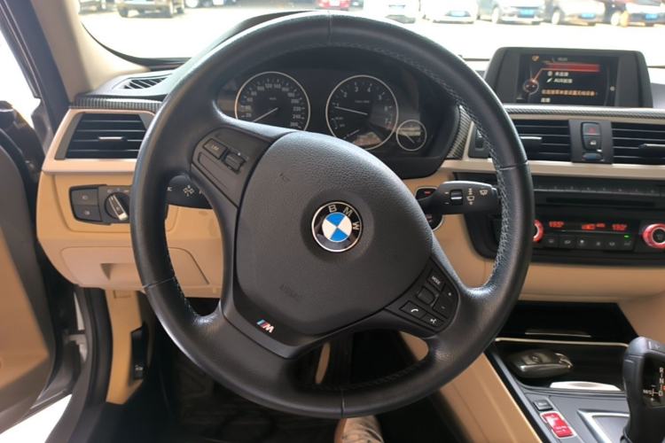 Used BMW 3 Series 2015 320Li Luxury Edition Fashion Model Steering Wheel