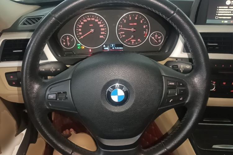 Used BMW 3 Series 2015 316Li Fashion Model Steering Wheel