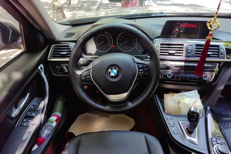 Used BMW 3 Series 2015 320Li Luxury Edition Fashion Model Steering Wheel