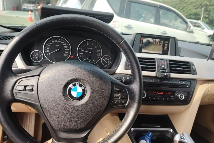 Used BMW 3 Series 2015 320Li Luxury Edition Fashion Model Steering Wheel