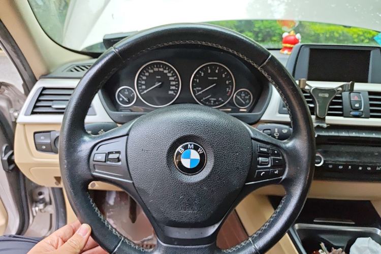 Used BMW 3 Series 2015 320Li Luxury Edition Fashion Model Steering Wheel