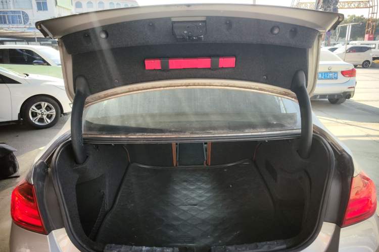 Used BMW 3 Series 2015 320Li Luxury Design Package Premium Edition Trunk