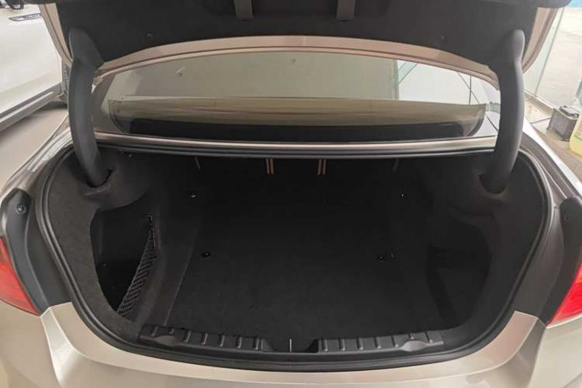 Used BMW 3 Series 2015 320Li Luxury Edition Fashion Model Trunk