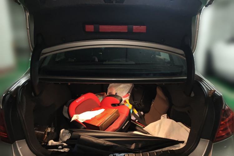 Used BMW 3 Series 2015 328Li xDrive Fashion Model Trunk