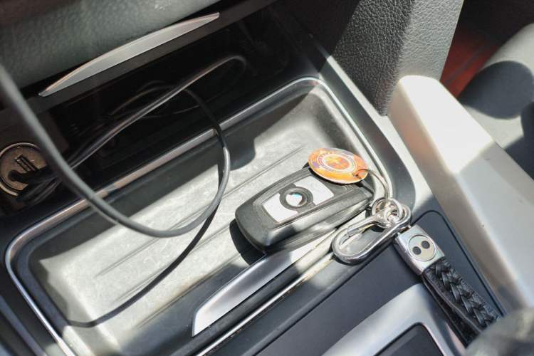 Used BMW 3 Series 2015 320Li Luxury Edition Fashion Model Vehicle Key