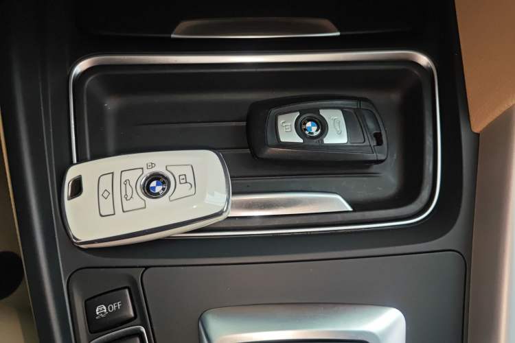 Used BMW 3 Series 2015 320Li Luxury Edition Fashion Model Vehicle Key
