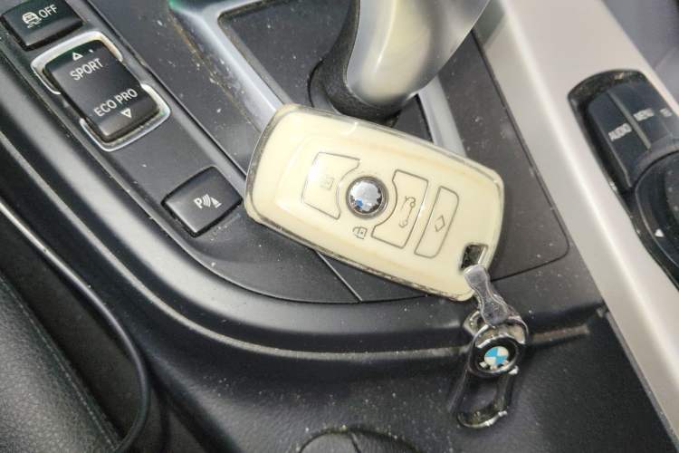 Used BMW 3 Series 2015 320Li Luxury Edition Fashion Model Vehicle Key