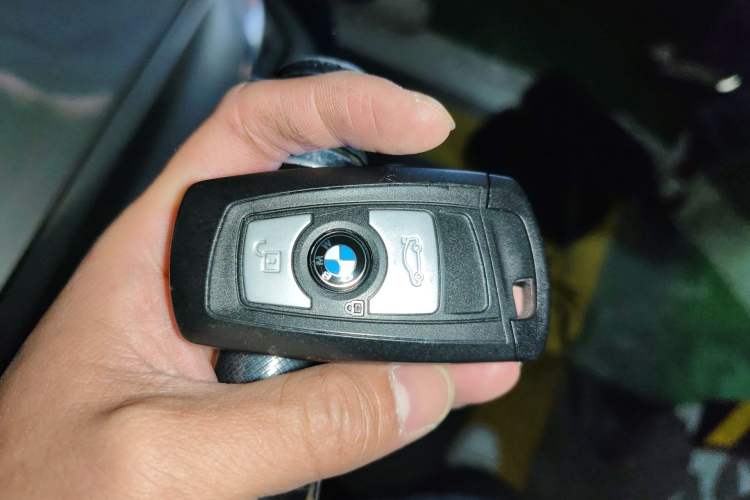 Used BMW 3 Series 2015 320Li Luxury Edition Fashion Model Vehicle Key