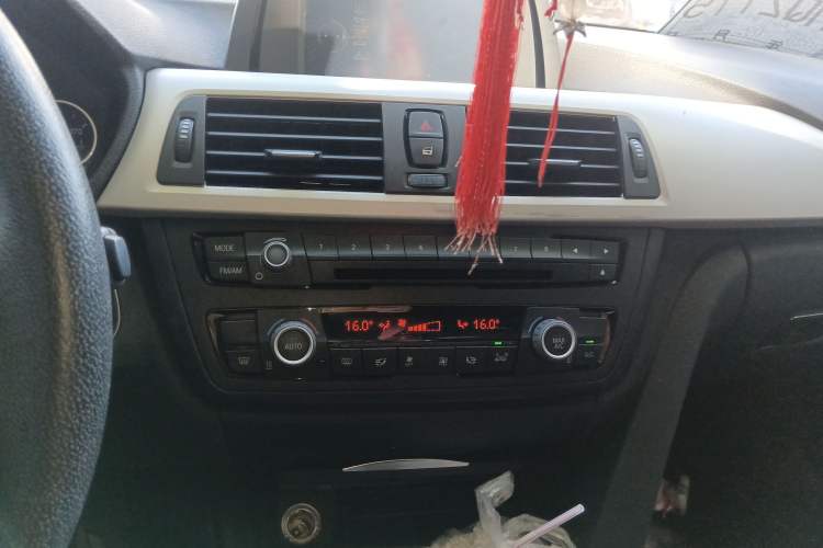 Used BMW 3 Series 2015 320Li Fashion Model Audio And AC Panel