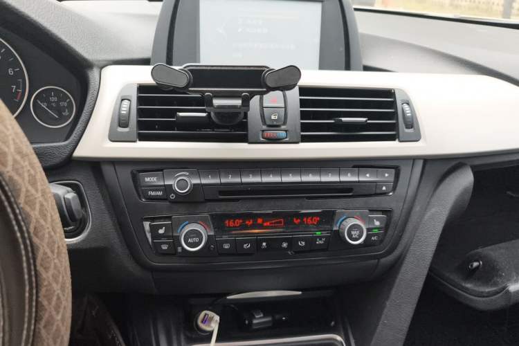 Used BMW 3 Series 2015 320i Luxury Line Stylish Edition Audio And AC Panel