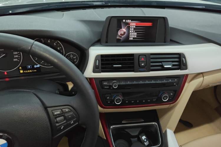 Used BMW 3 Series 2015 320i Luxury Line Stylish Edition Audio And AC Panel