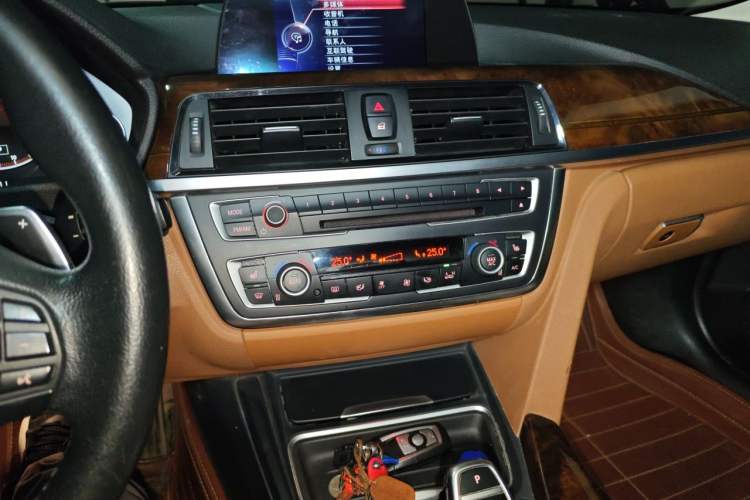 Used BMW 3 Series 2015 320Li Luxury Design Package Audio And AC Panel