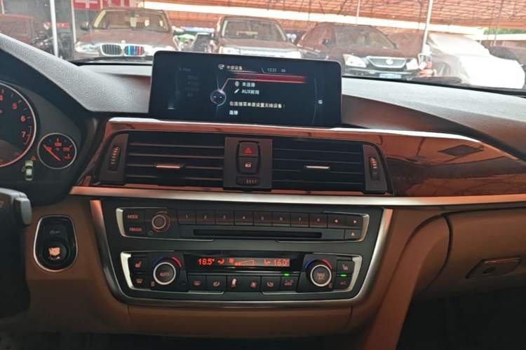 Used BMW 3 Series 2015 320Li Luxury Design Package Premium Edition Audio And AC Panel