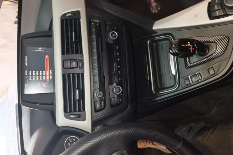 Used BMW 3 Series 2015 320Li Luxury Edition Fashion Model Audio And AC Panel