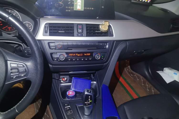 Used BMW 3 Series 2015 320Li Fashion Model Audio And AC Panel