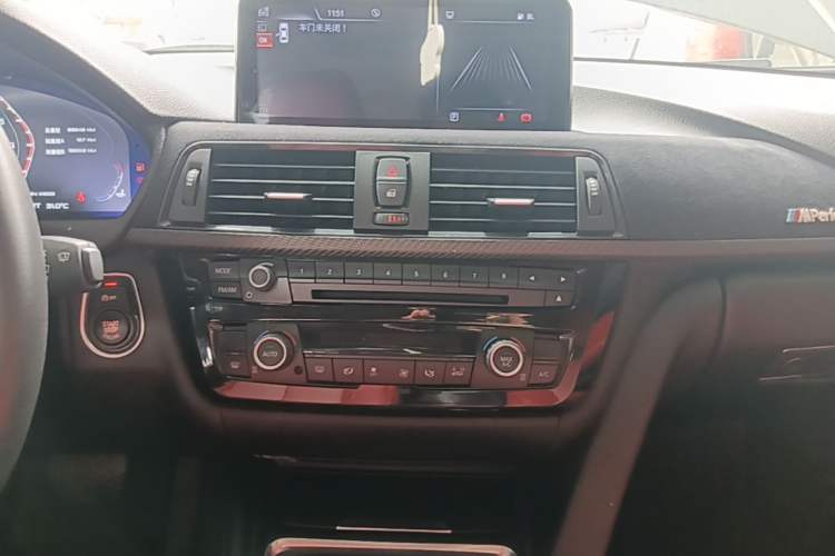 Used BMW 3 Series 2015 320Li Fashion Model Audio And AC Panel