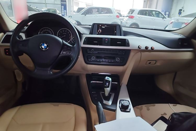 Used BMW 3 Series 2015 320Li Luxury Edition Fashion Model Center Console