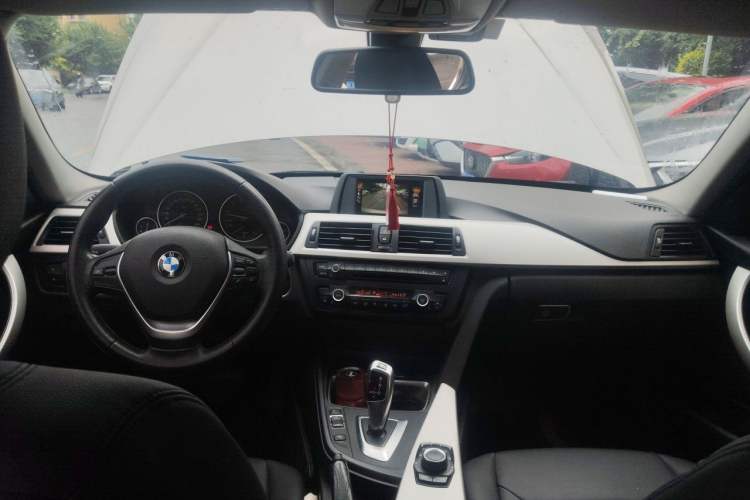Used BMW 3 Series 2015 320Li Luxury Edition Fashion Model Center Console