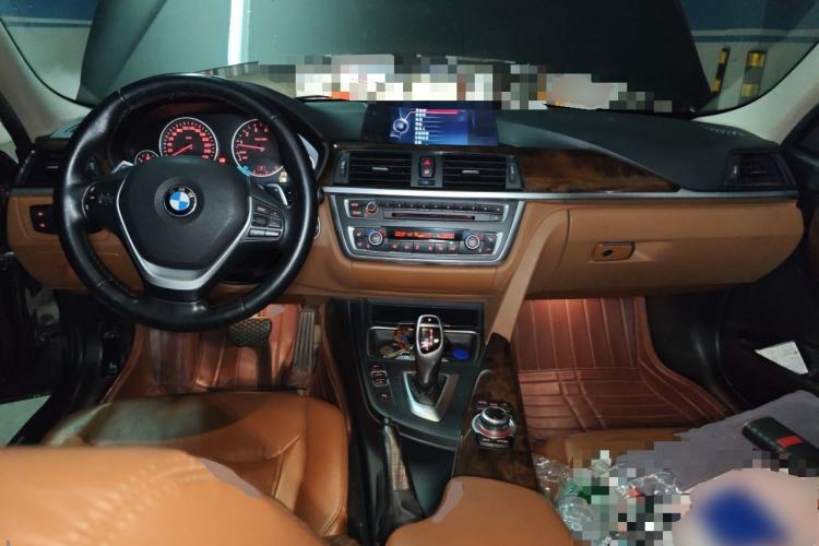 Used BMW 3 Series 2015 320Li Luxury Design Package Center Console