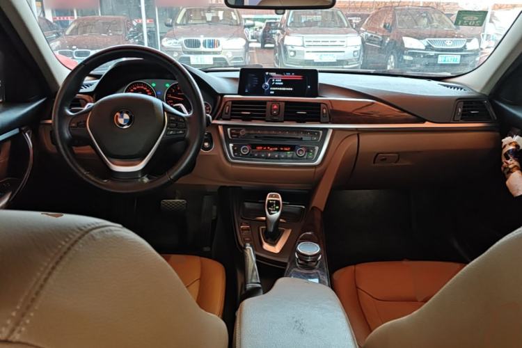 Used BMW 3 Series 2015 320Li Luxury Design Package Premium Edition Center Console