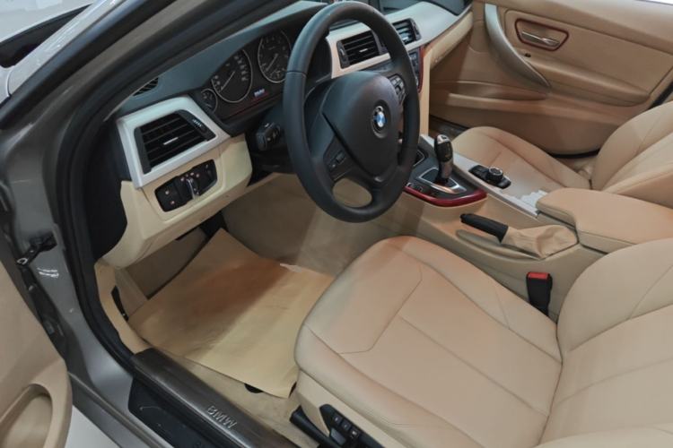 Used BMW 3 Series 2015 320i Luxury Line Stylish Edition Driver Seat