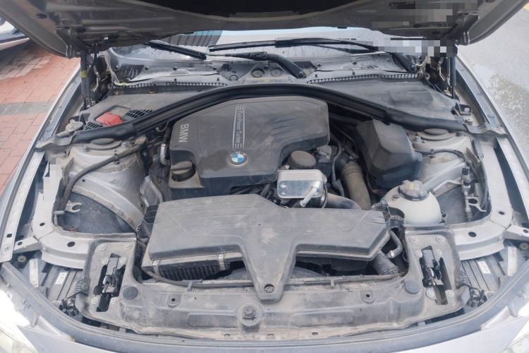 Used BMW 3 Series 2015 320Li Luxury Edition Fashion Model Engine Bay
