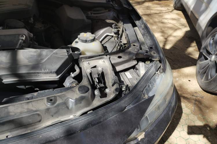Used BMW 3 Series 2015 320Li Fashion Model Engine Bay Left