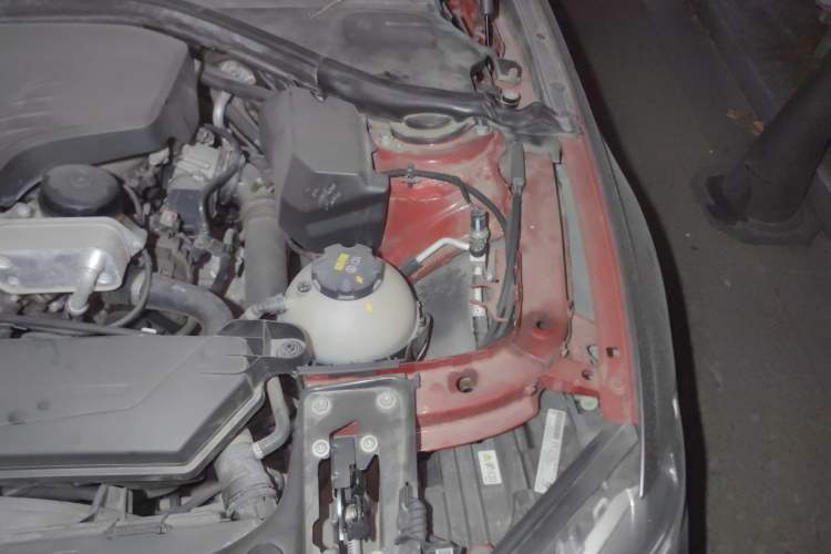 Used BMW 3 Series 2015 320Li Fashion Model Engine Bay Left