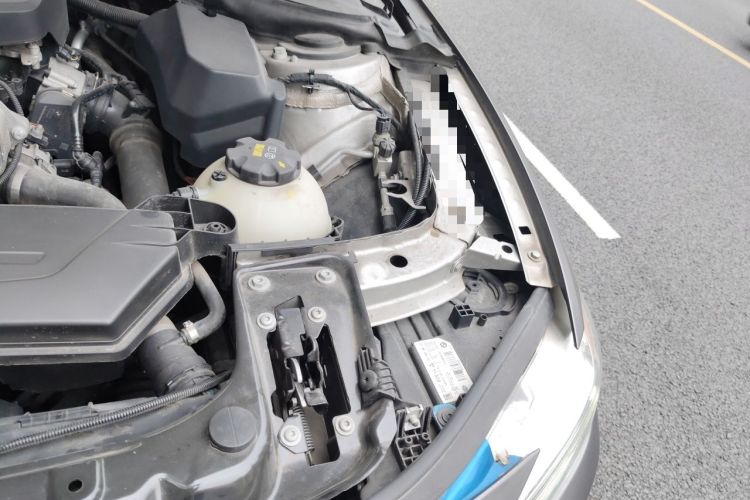 Used BMW 3 Series 2015 320Li Fashion Model Engine Bay Left