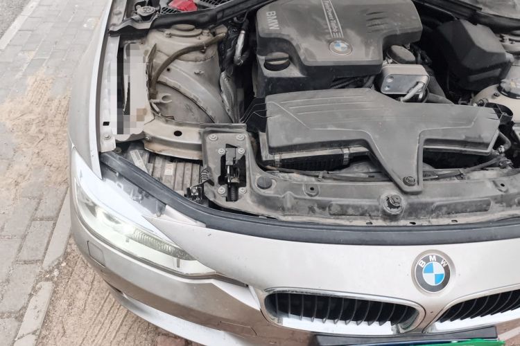 Used BMW 3 Series 2015 320i Luxury Line Stylish Edition Engine Bay Right