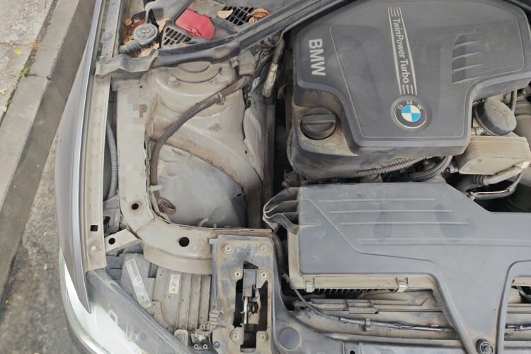 Used BMW 3 Series 2015 320i Luxury Line Stylish Edition Engine Bay Right
