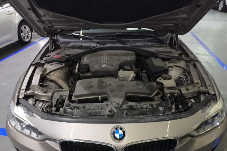 Used BMW 3 Series 2015 328Li Fashion Model Engine Bay