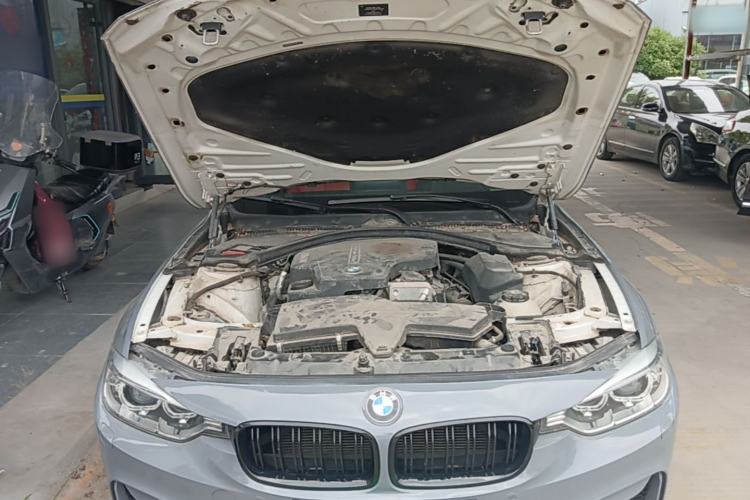 Used BMW 3 Series 2015 320Li Fashion Model Engine Bay