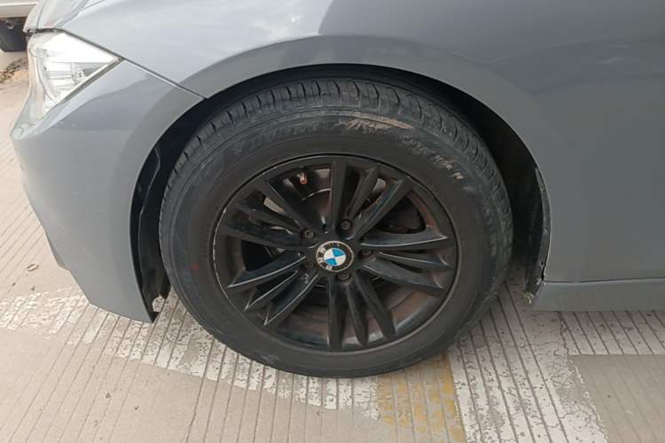 Used BMW 3 Series 2015 320Li Fashion Model Exterior 4