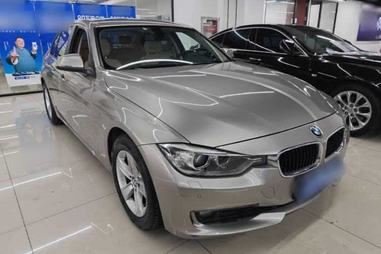 Used BMW 3 Series 2015 320i Luxury Line Stylish Edition Front Right 45 Deg