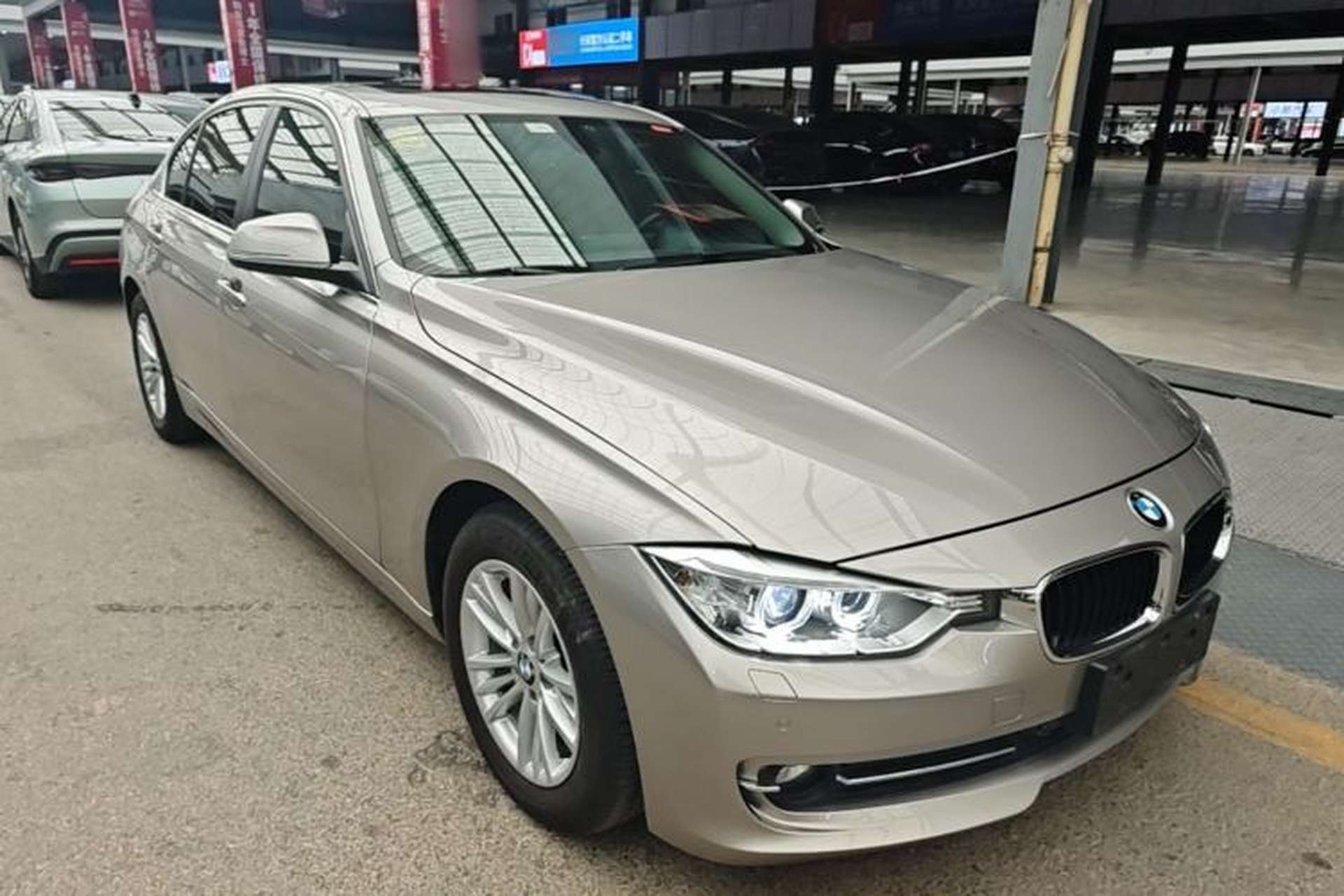 Used BMW 3 Series 2015 320Li Luxury Edition Fashion Model Front Right 45 Deg