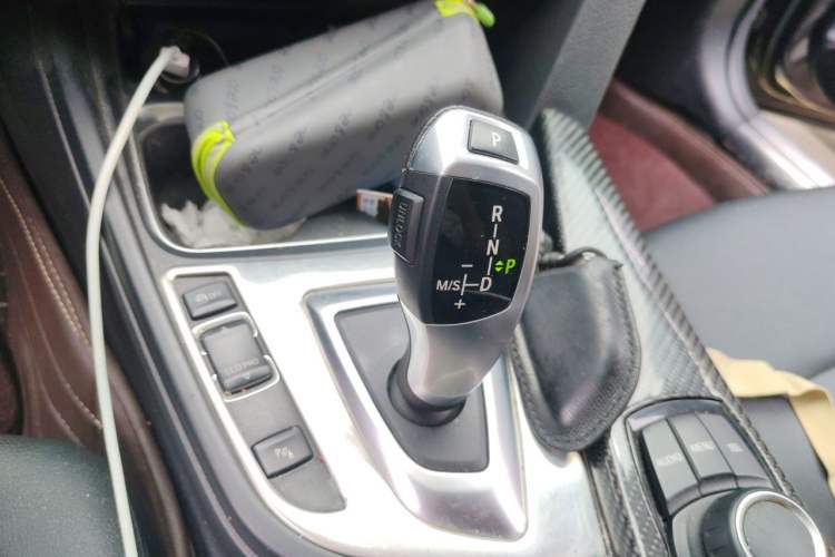 Used BMW 3 Series 2015 316Li Fashion Model Gear Lever