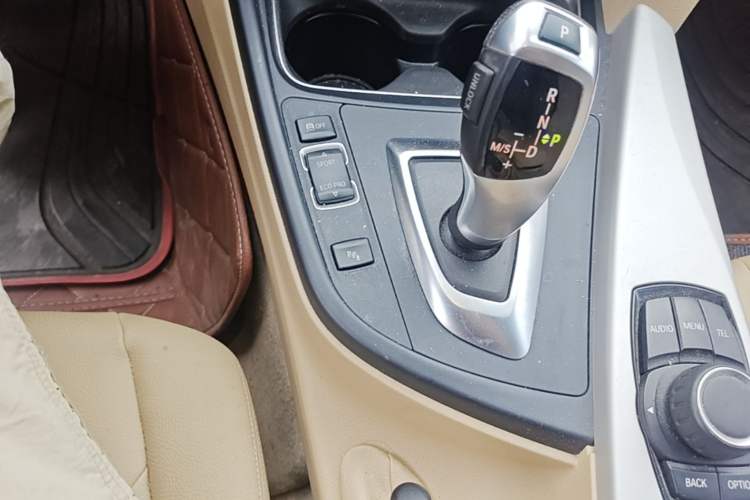Used BMW 3 Series 2015 320Li Luxury Edition Fashion Model Gear Lever