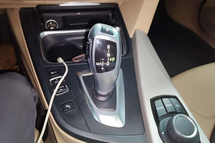 Used BMW 3 Series 2015 320Li Luxury Edition Fashion Model Gear Lever