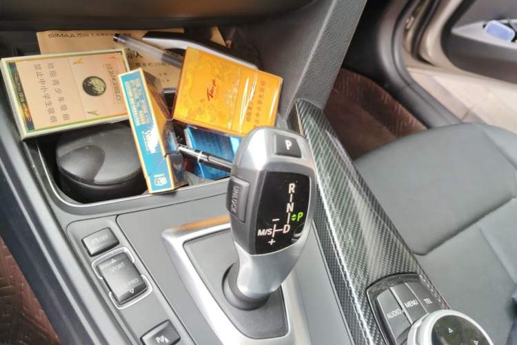 Used BMW 3 Series 2015 320Li Fashion Model Gear Lever