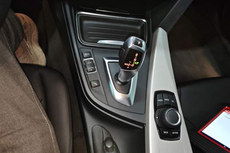 Used BMW 3 Series 2015 320Li Luxury Edition Fashion Model Gear Lever
