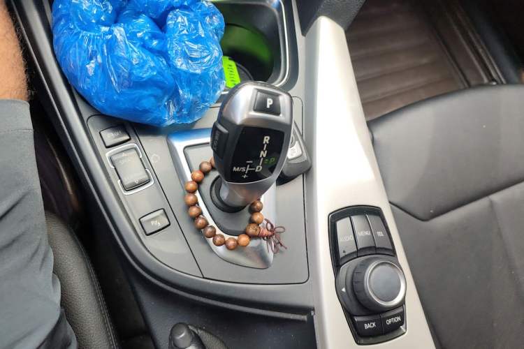 Used BMW 3 Series 2015 320Li Luxury Edition Fashion Model Gear Lever