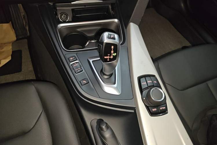 Used BMW 3 Series 2015 320Li Luxury Edition Fashion Model Gear Lever