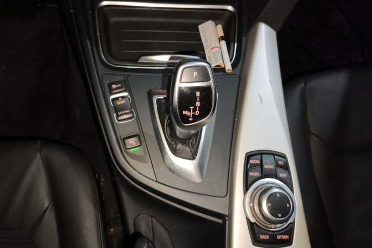 Used BMW 3 Series 2015 328Li Fashion Model Gear Lever