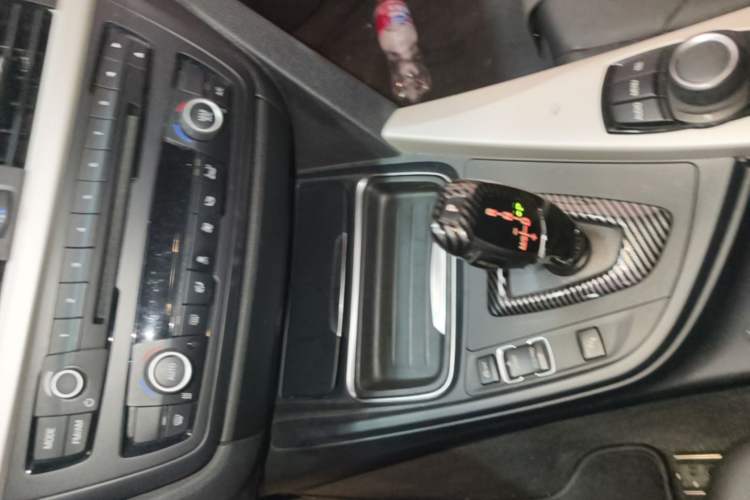 Used BMW 3 Series 2015 320Li Luxury Edition Fashion Model Gear Lever