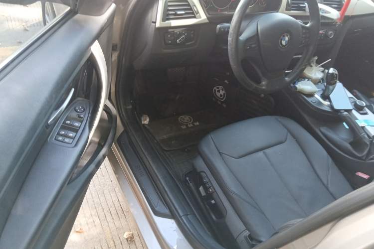 Used BMW 3 Series 2015 320Li Fashion Model Interior 3