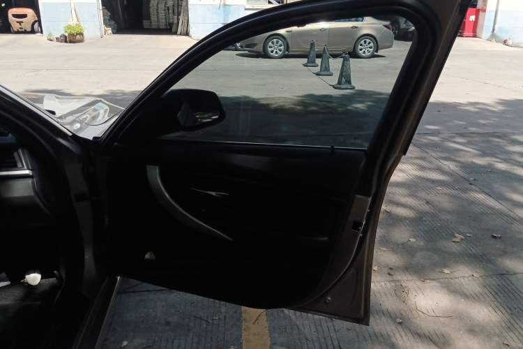 Used BMW 3 Series 2015 320Li Fashion Model Interior 5
