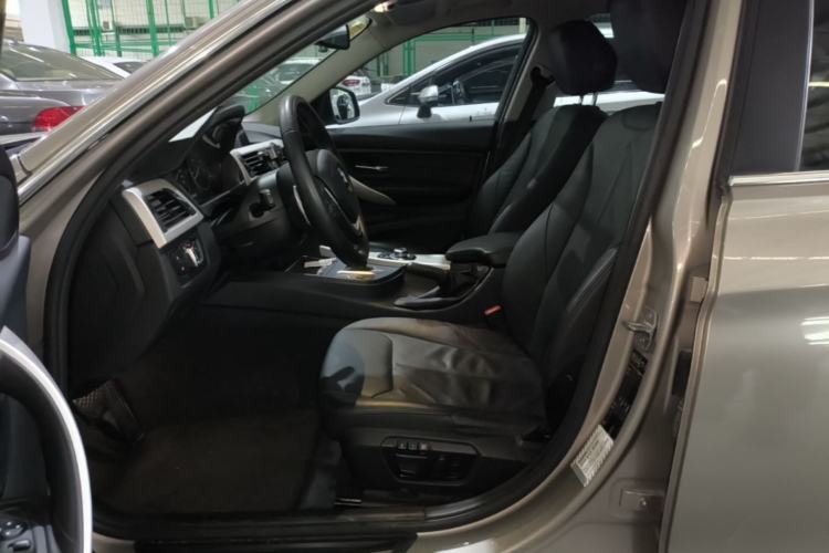 Used BMW 3 Series 2015 328Li Fashion Model Left Front Seat